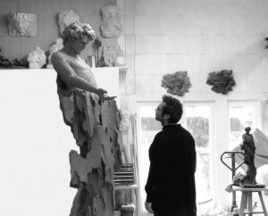 sculpture monumentale light bronze