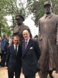Monument Churchill De Gaulle de Calais- sculpteur patrick BERTHAUD