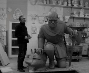 Sculpture monumentale en argile
