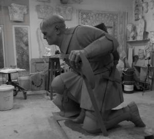 Sculpture monumentale en argile