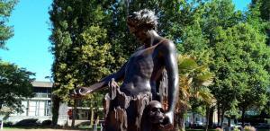 LIGHT / Sculpture monumentale en bronze