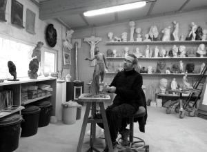Modelage de la sculpture NOX à l'atelier